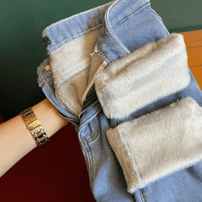 Calça Jeans Feminina com Elastano Peluciada + Meia Térmica