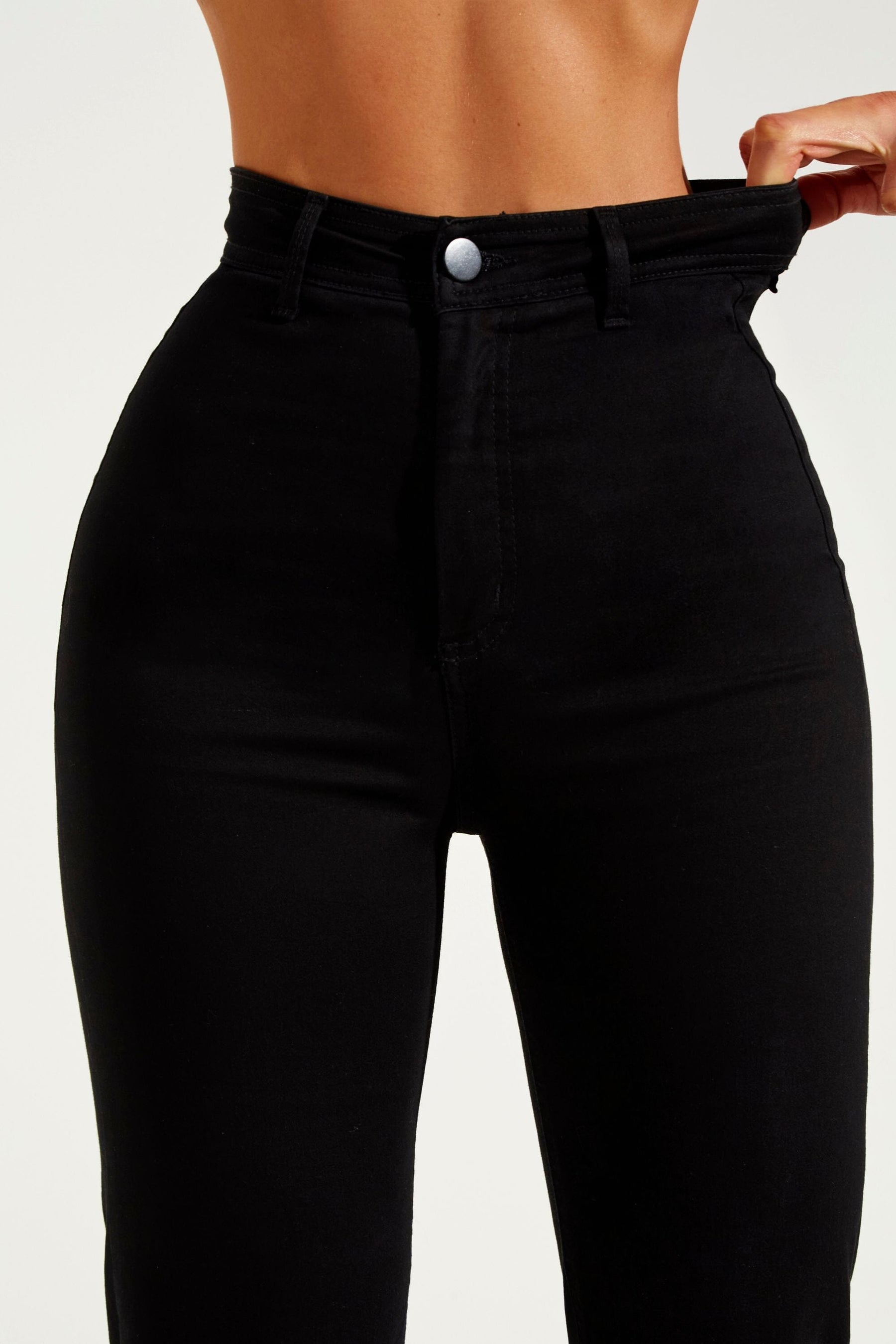 Calça Jeans Feminina Modeladora Wide Leg Preta Que Não Desbota